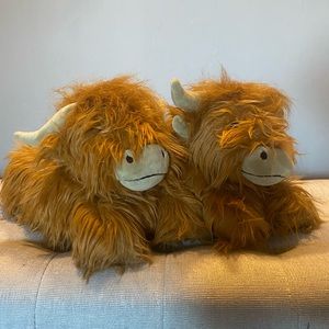 Highland cow slippers!